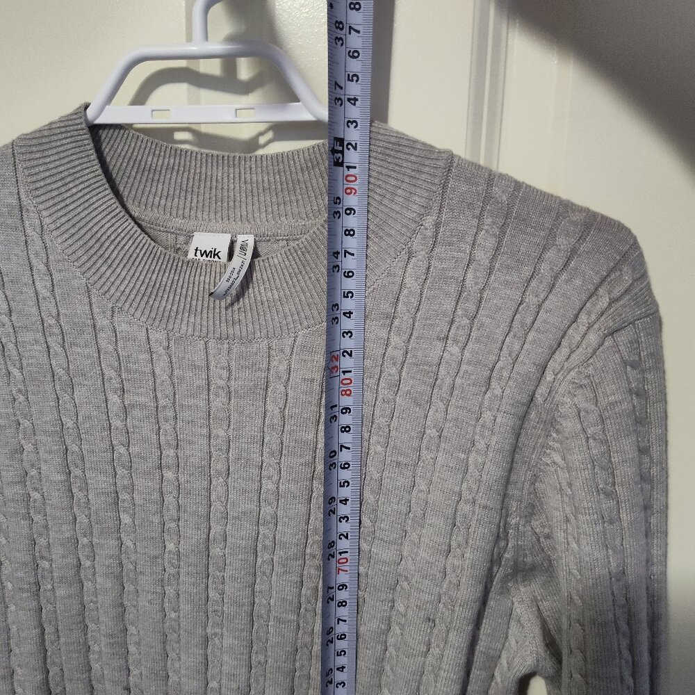 Fitted Ribbed Cable Knit Dress - Picture 8 of 12
